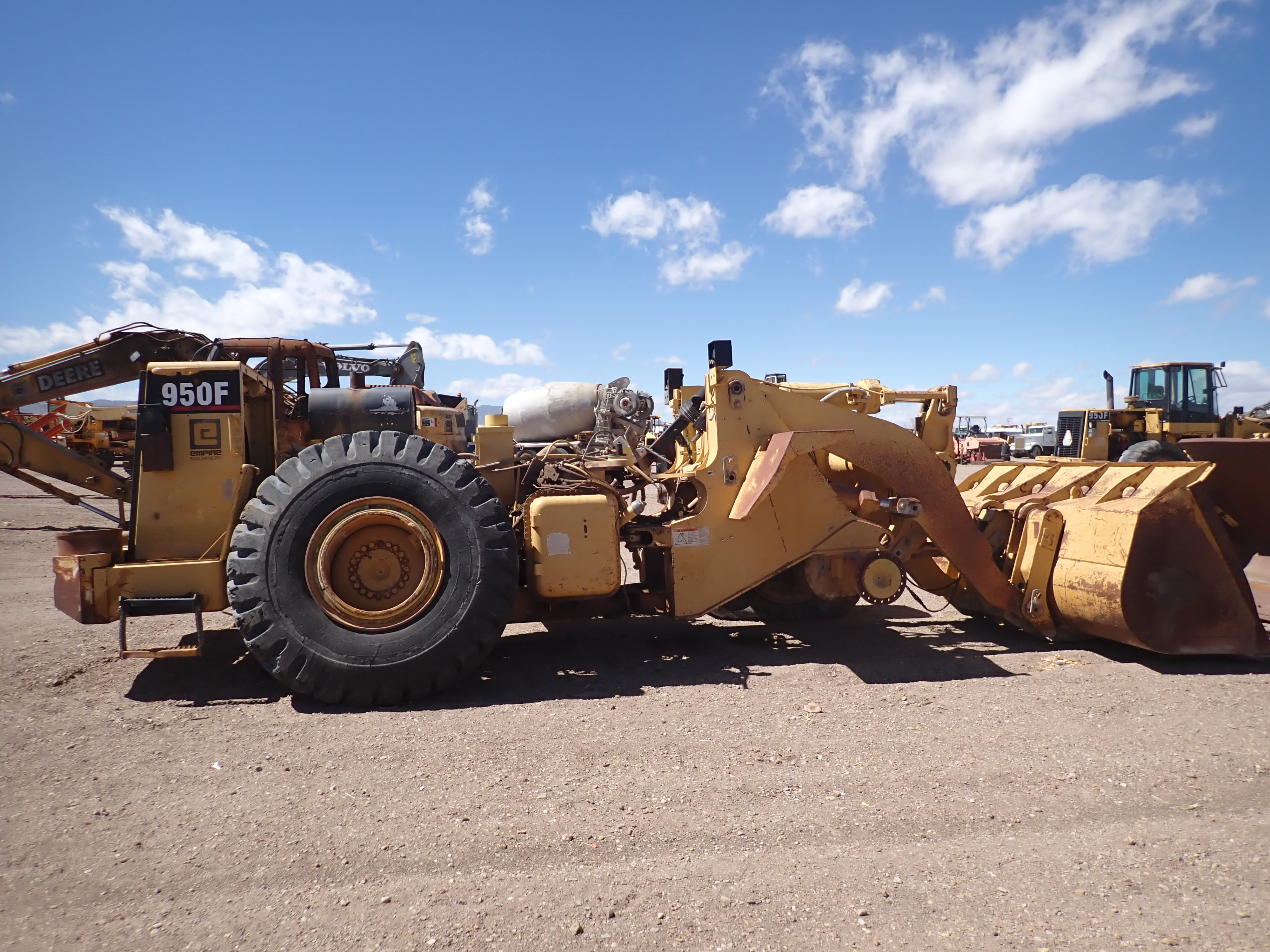 ./imagenes/INVOICE/2019/16290/CARGADOR FRONTAL CAT_950F PARA PARTES (17).JPG